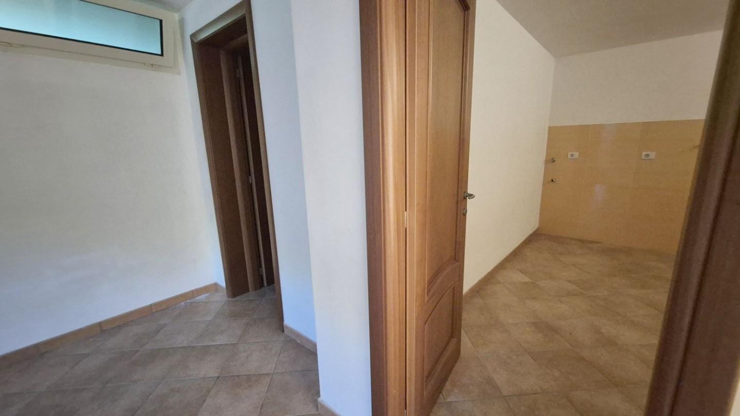 Immagine 131 di Villa in vendita  a Camaiore