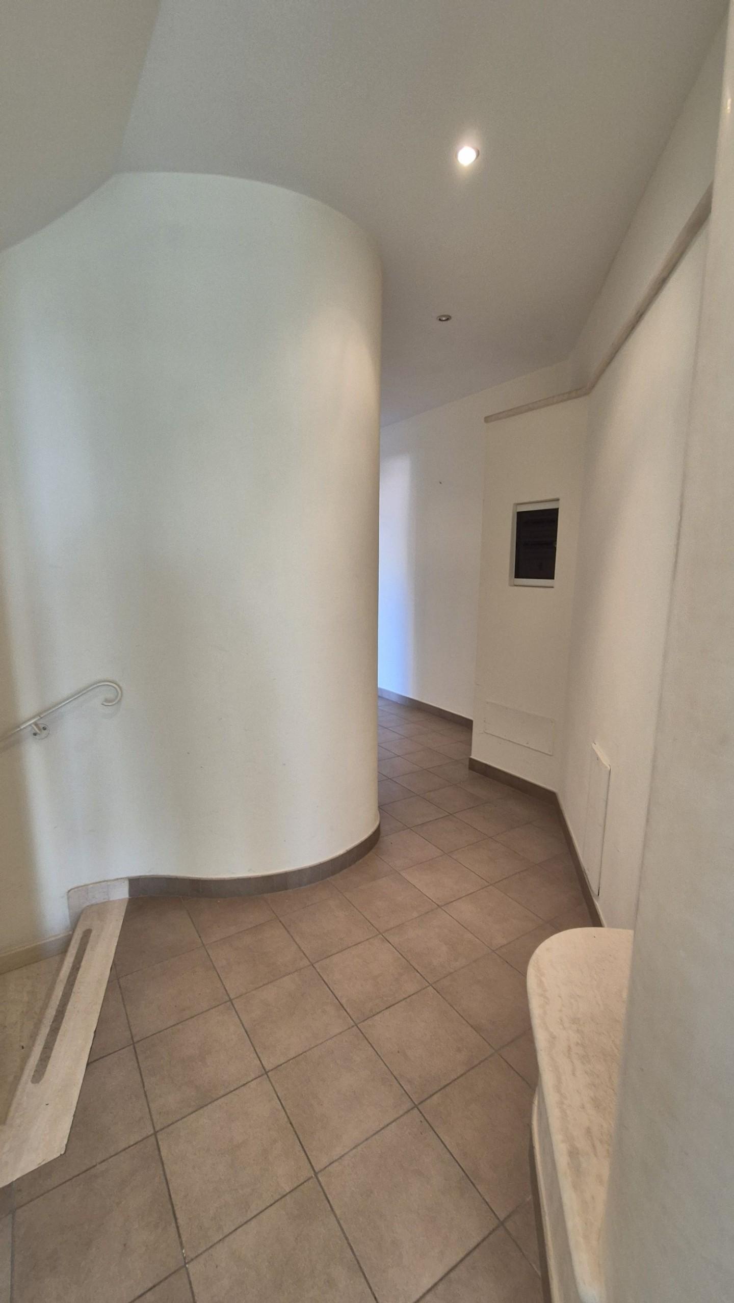 Immagine 70 di Villa in vendita  a Camaiore