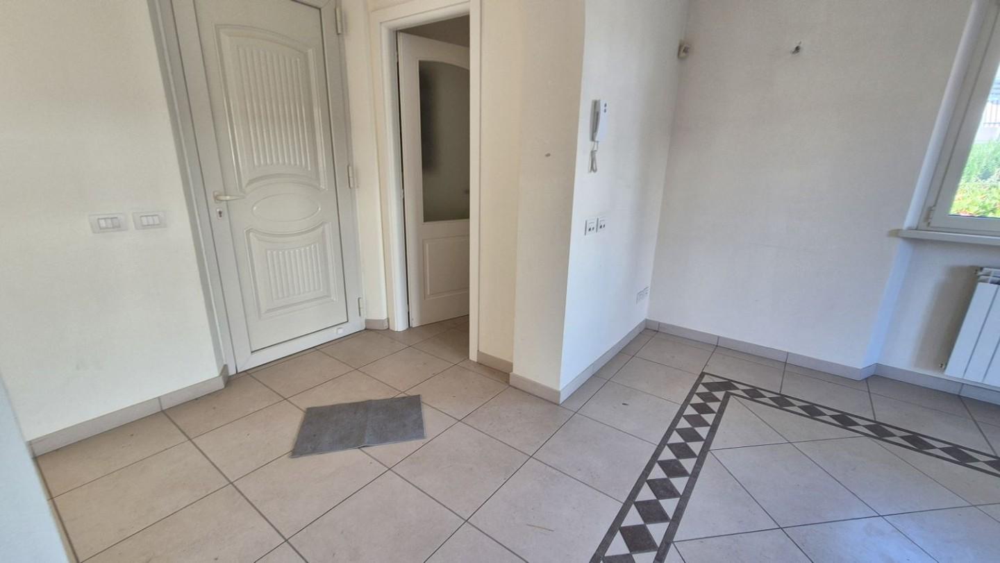 Immagine 37 di Villa in vendita  a Camaiore