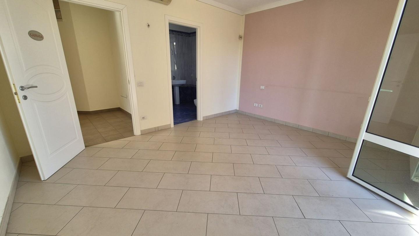 Immagine 85 di Villa in vendita  a Camaiore