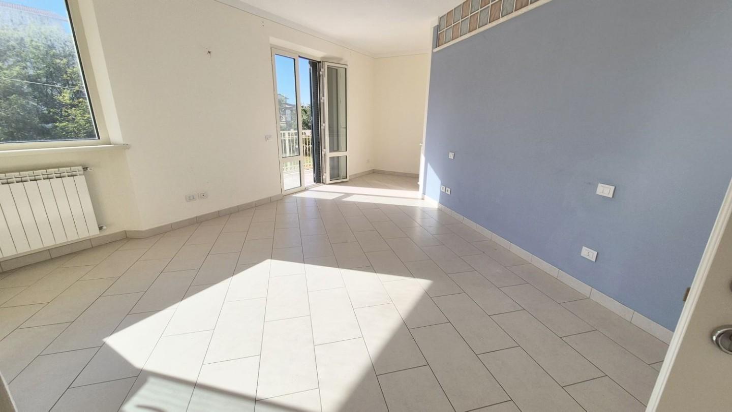 Immagine 102 di Villa in vendita  a Camaiore