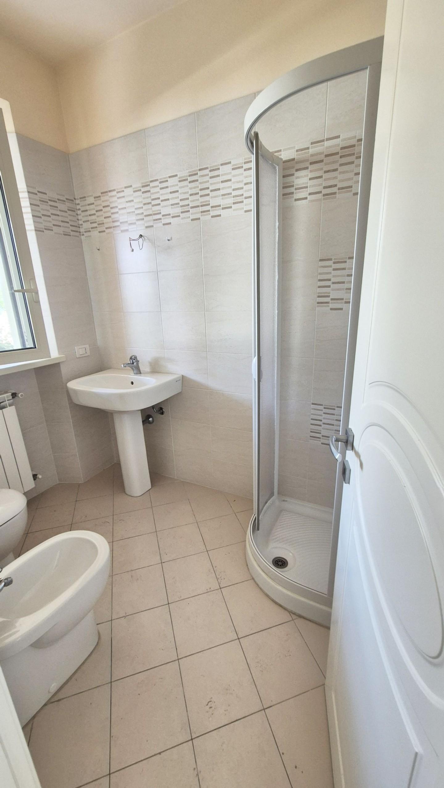 Immagine 43 di Villa in vendita  a Camaiore