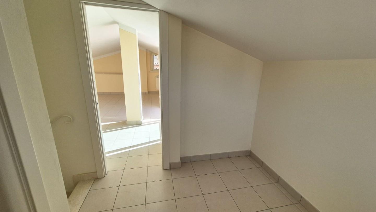 Immagine 110 di Villa in vendita  a Camaiore