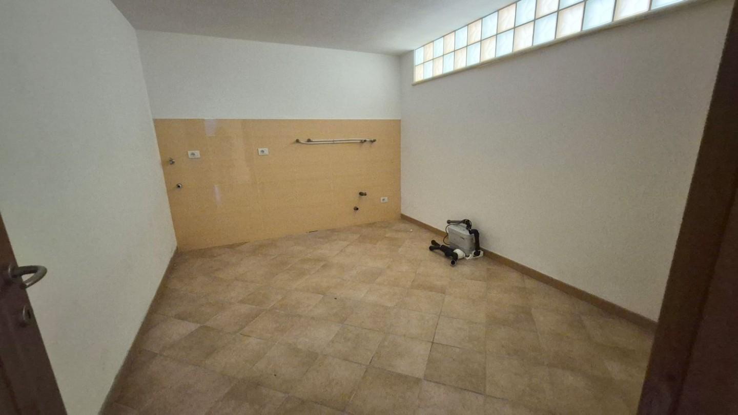 Immagine 132 di Villa in vendita  a Camaiore