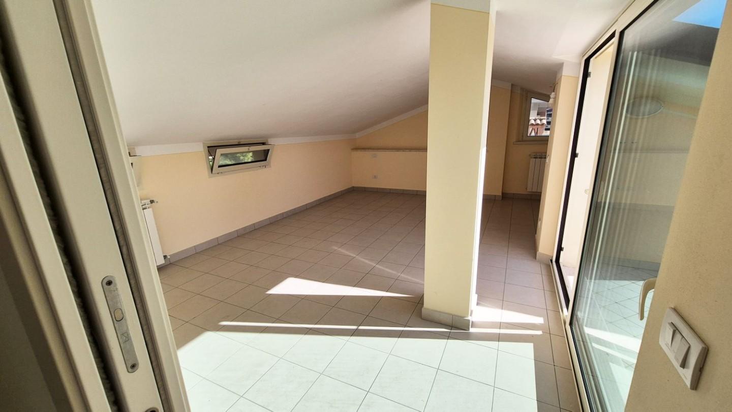 Immagine 111 di Villa in vendita  a Camaiore