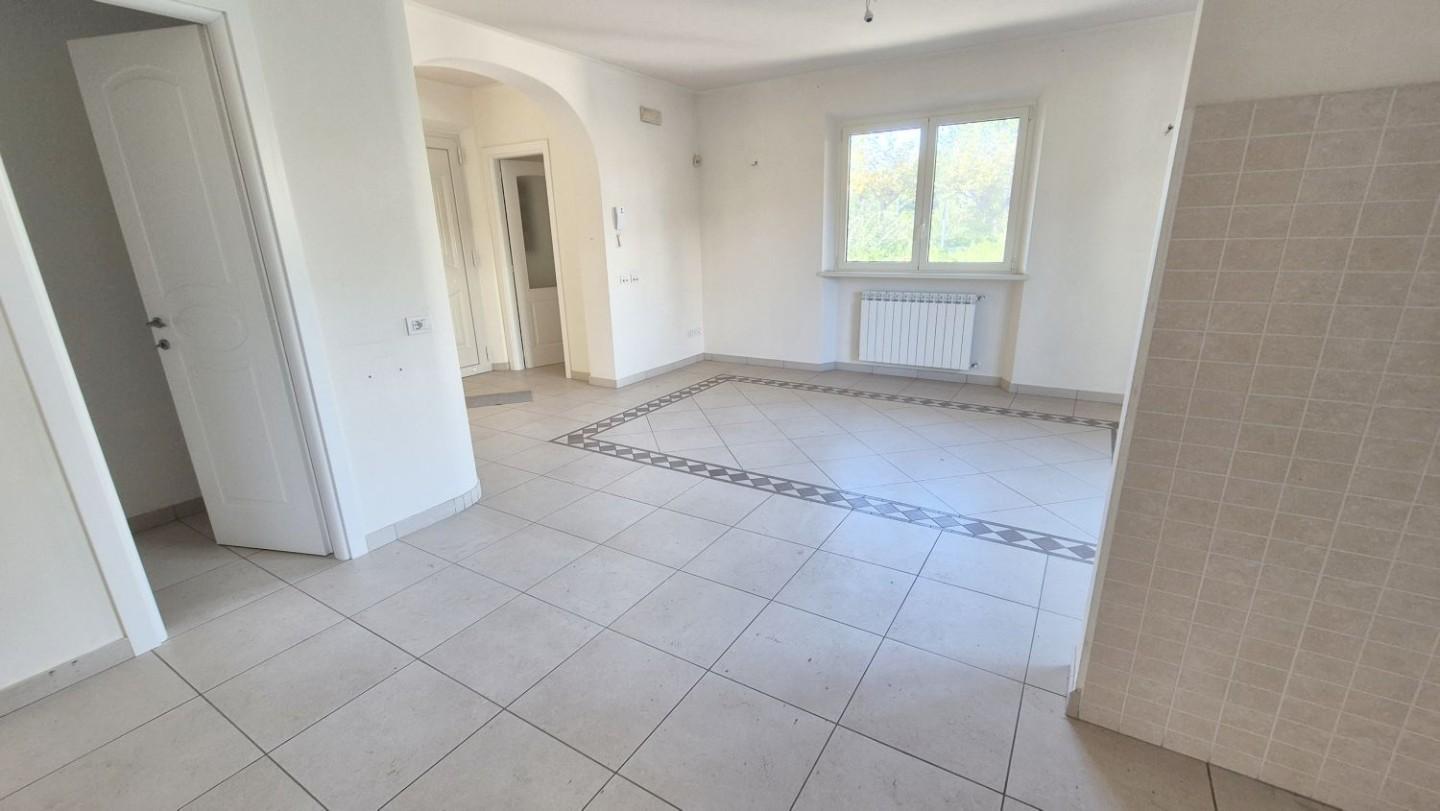 Immagine 35 di Villa in vendita  a Camaiore