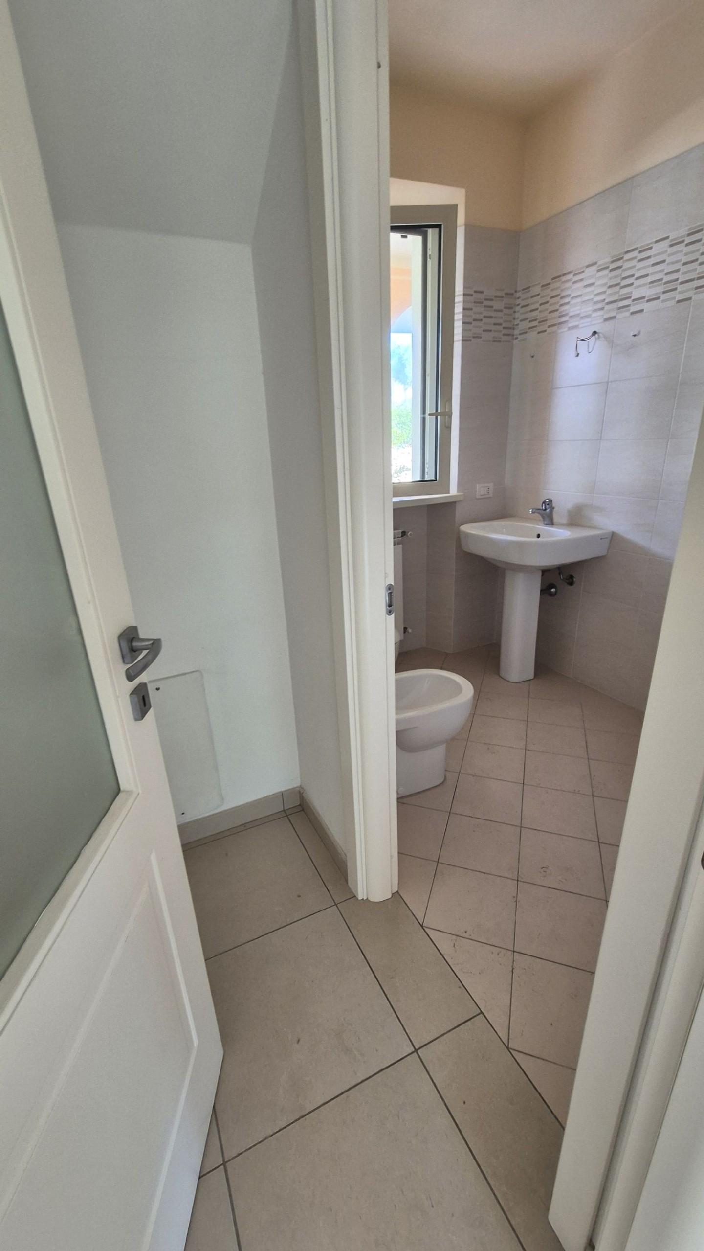 Immagine 42 di Villa in vendita  a Camaiore