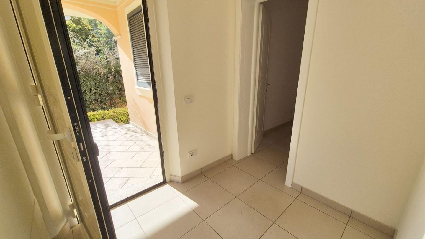 Immagine 144 di Villa in vendita  a Camaiore