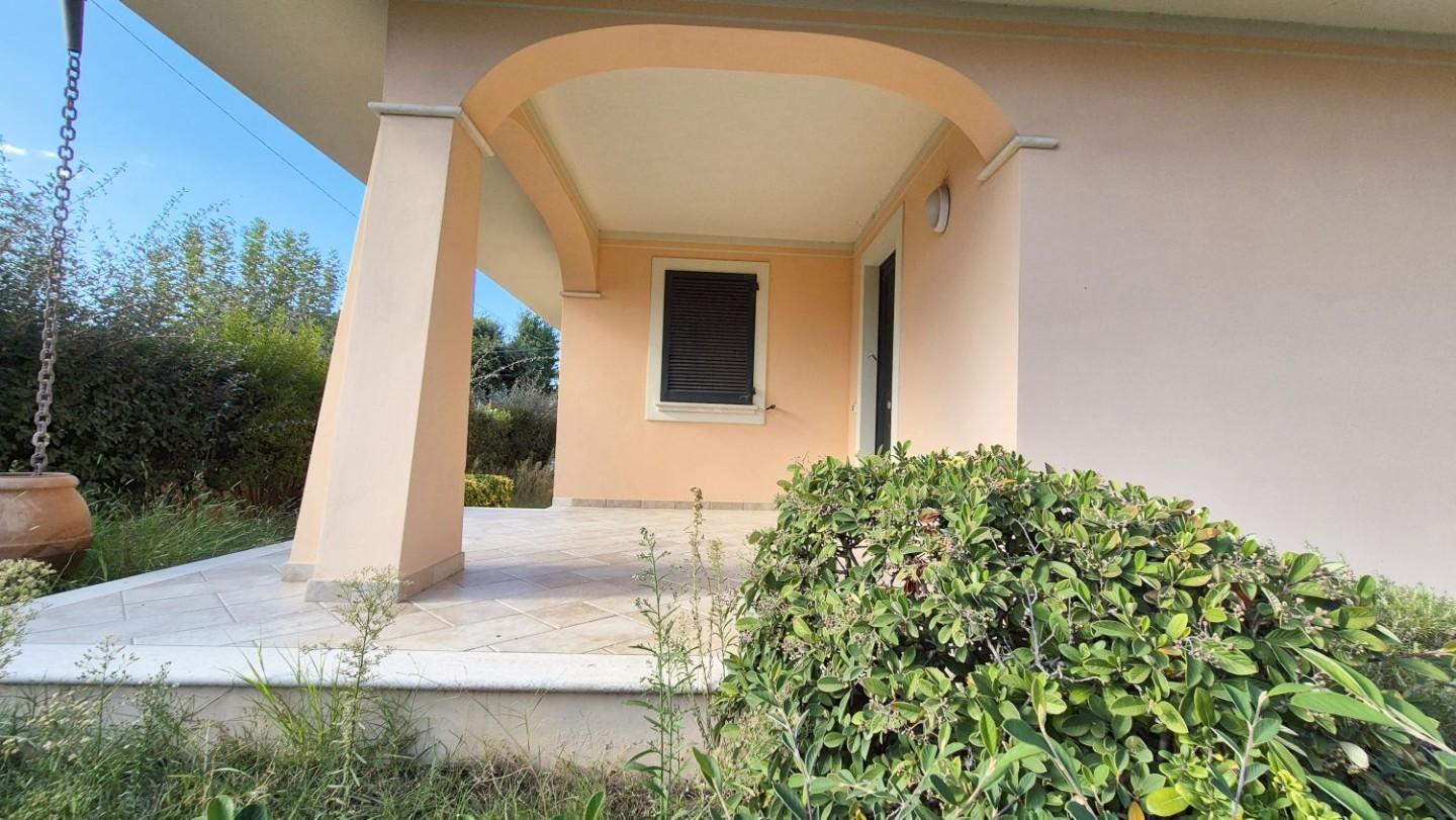 Immagine 159 di Villa in vendita  a Camaiore