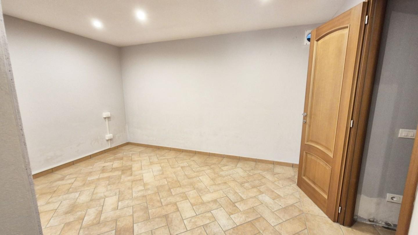 Immagine 135 di Villa in vendita  a Camaiore