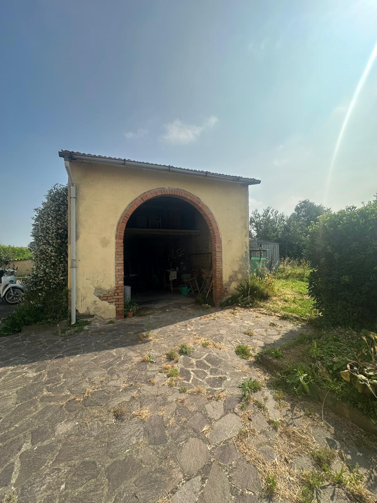 Immagine 40 di Casa bifamiliare in vendita  a Pisa