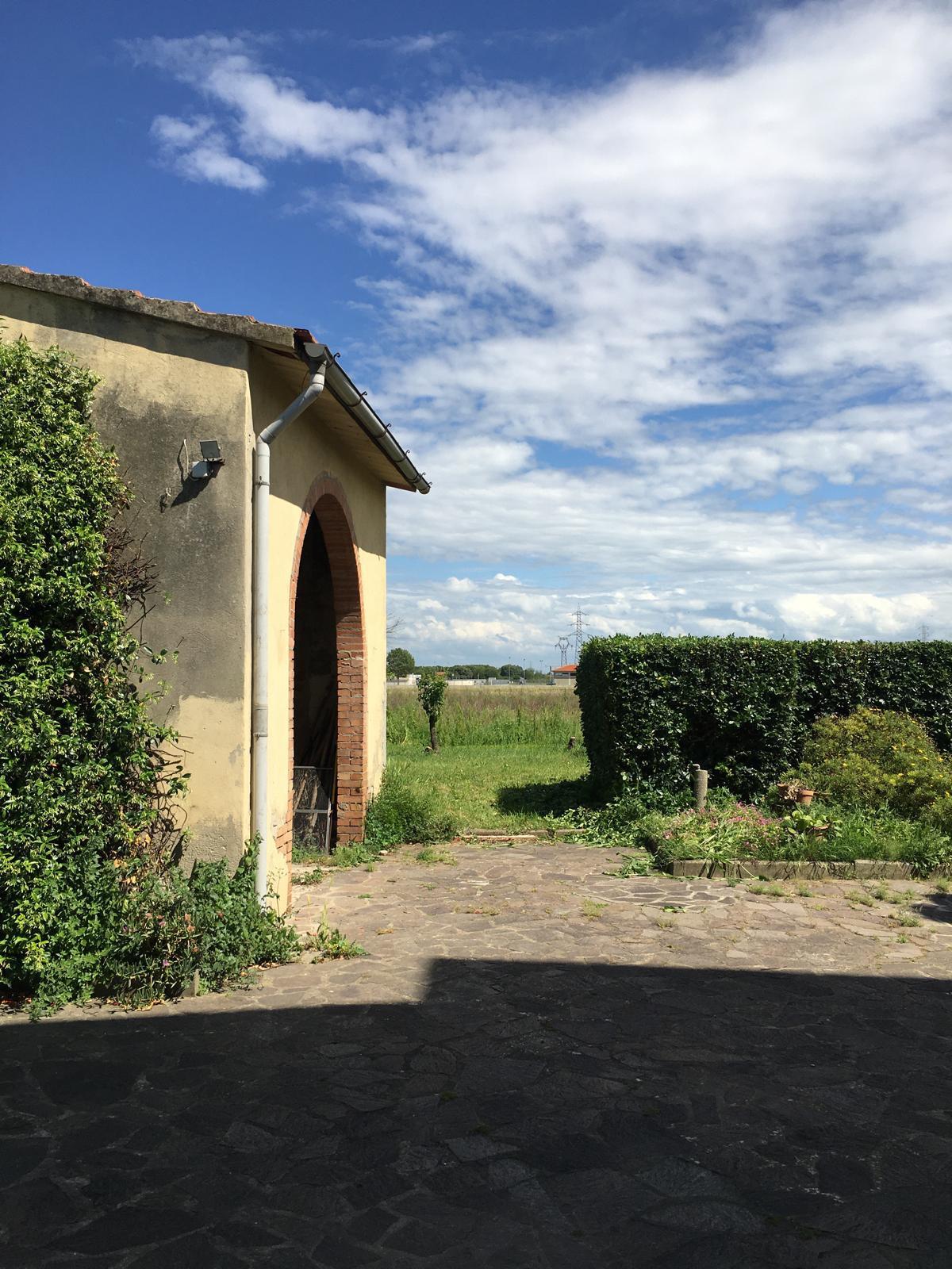 Immagine 27 di Casa bifamiliare in vendita  a Pisa