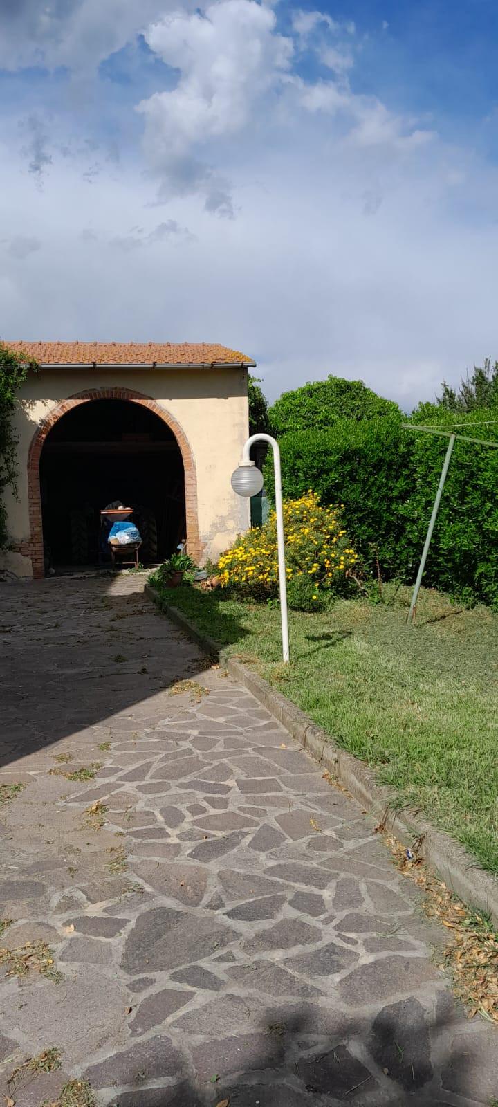 Immagine 29 di Casa bifamiliare in vendita  a Pisa