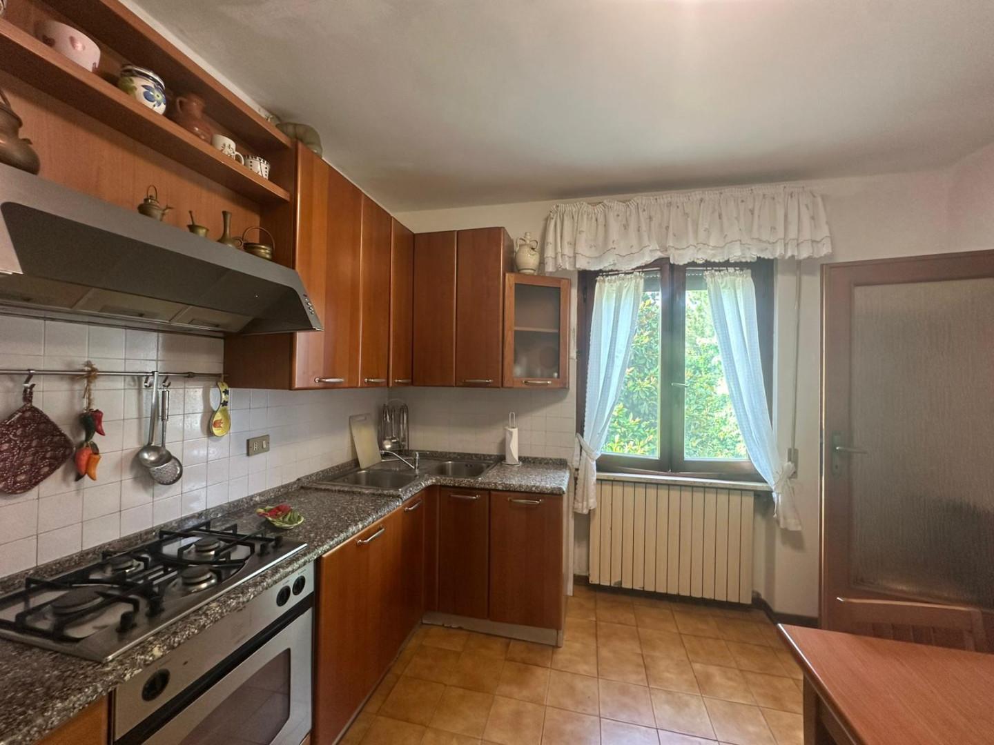 Immagine 11 di Casa bifamiliare in vendita  a Pisa