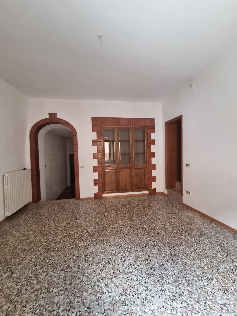 Immagine 38 di Appartamento in vendita  a Colle Di Val D'elsa