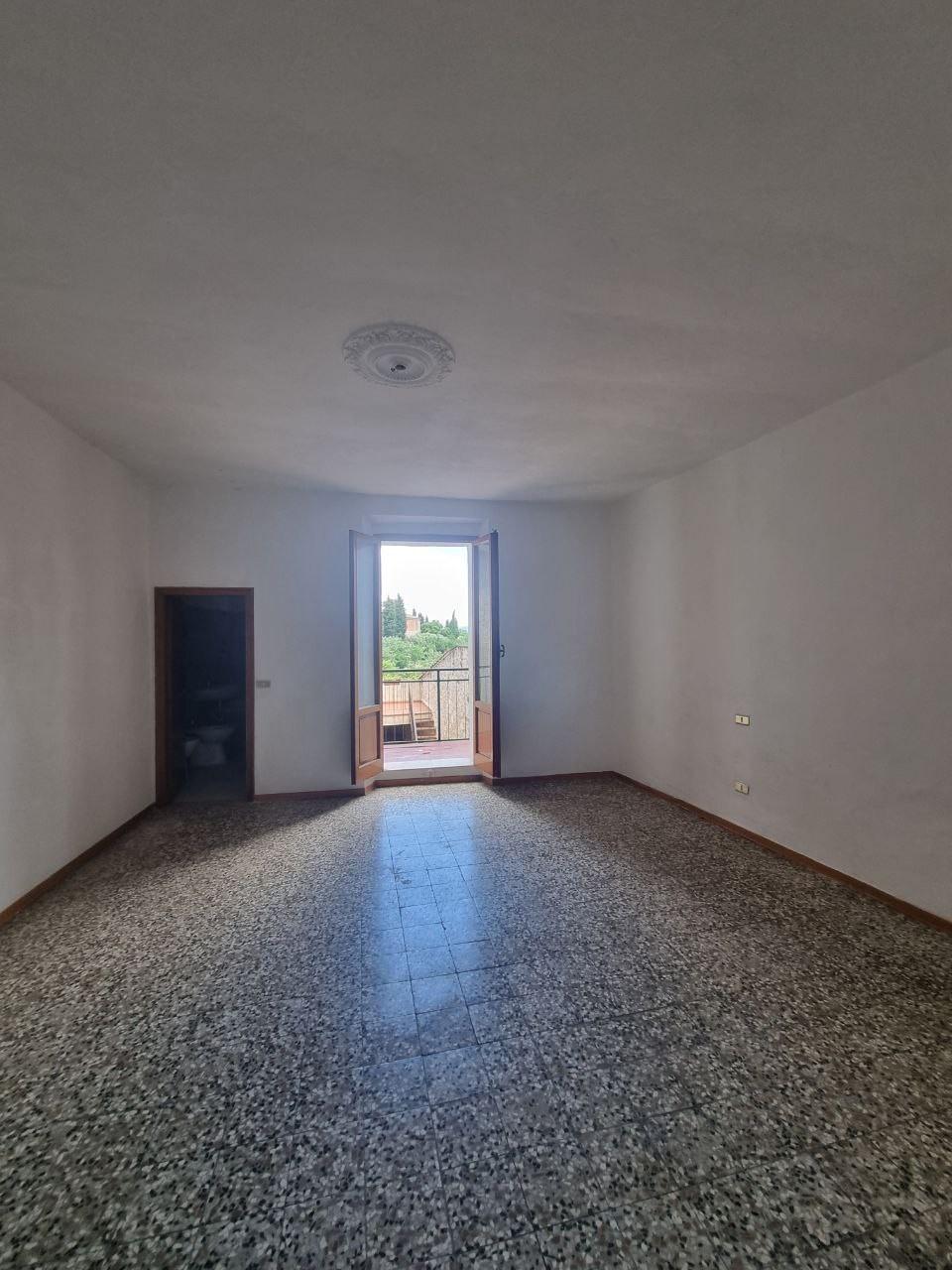 Immagine 24 di Appartamento in vendita  a Colle Di Val D'elsa