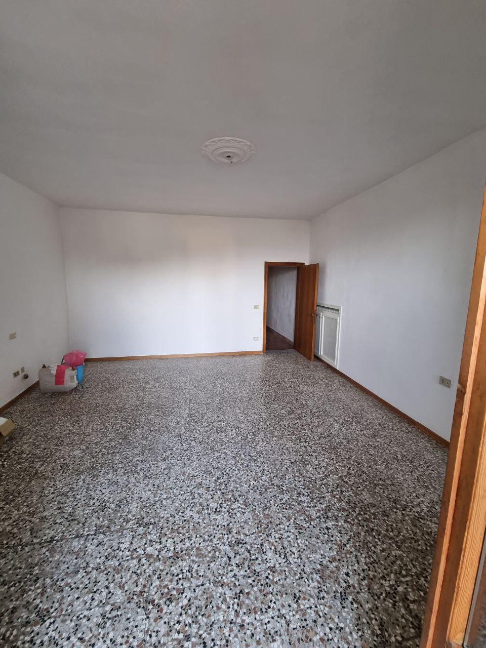 Immagine 15 di Appartamento in vendita  a Colle Di Val D'elsa