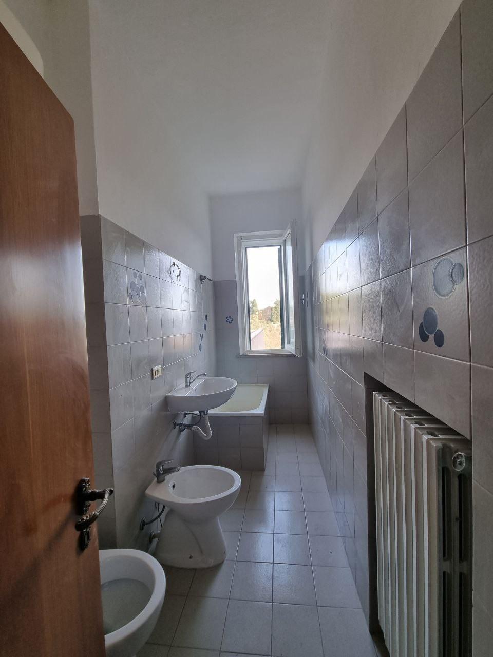 Immagine 16 di Appartamento in vendita  a Colle Di Val D'elsa