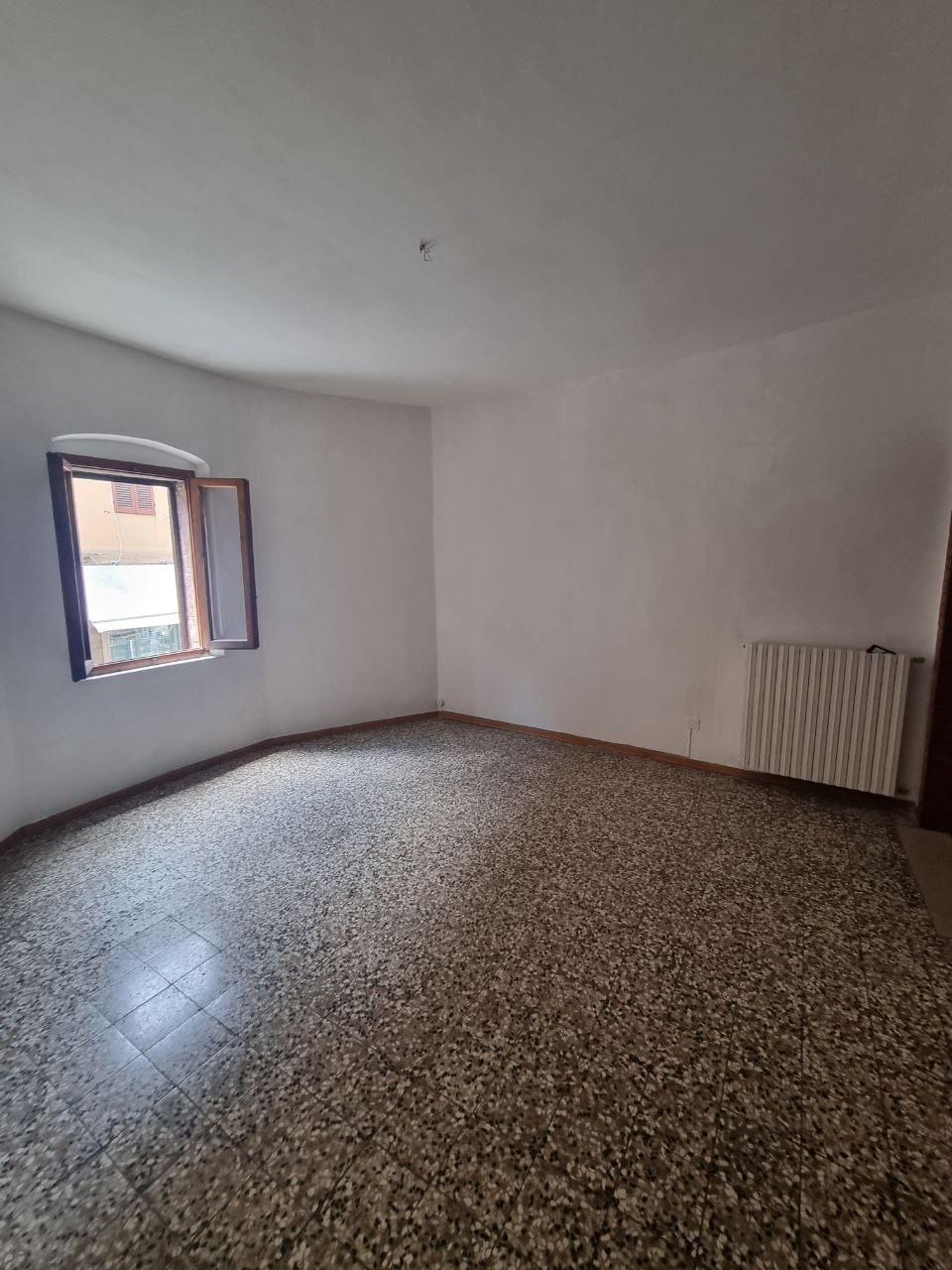 Immagine 34 di Appartamento in vendita  a Colle Di Val D'elsa