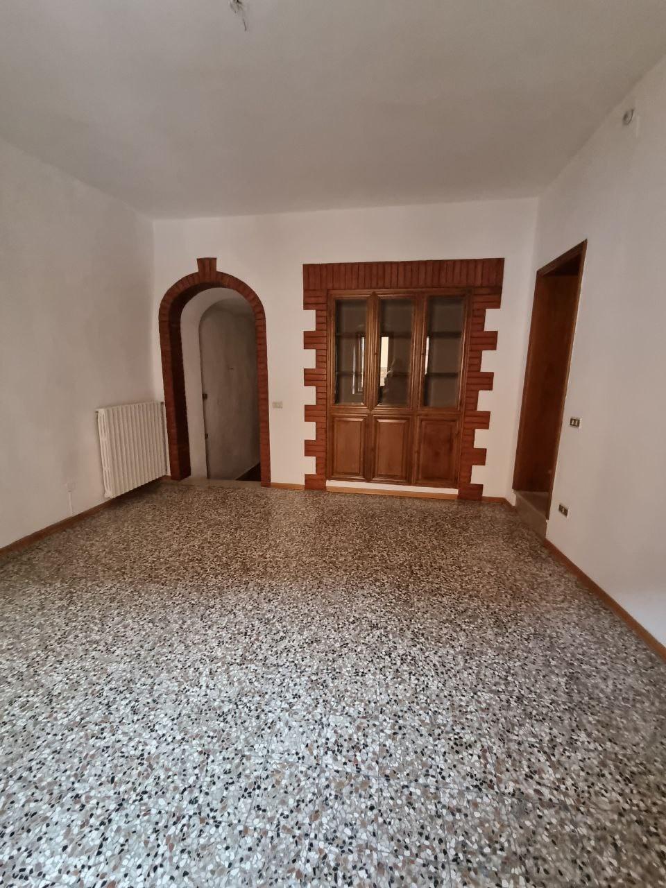 Immagine 2 di Appartamento in vendita  a Colle Di Val D'elsa