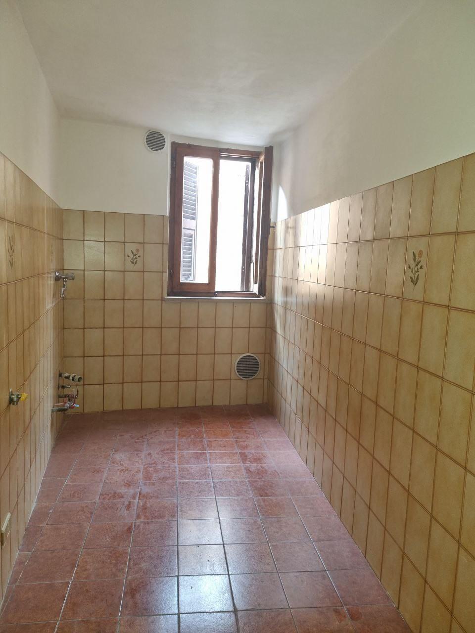 Immagine 5 di Appartamento in vendita  a Colle Di Val D'elsa