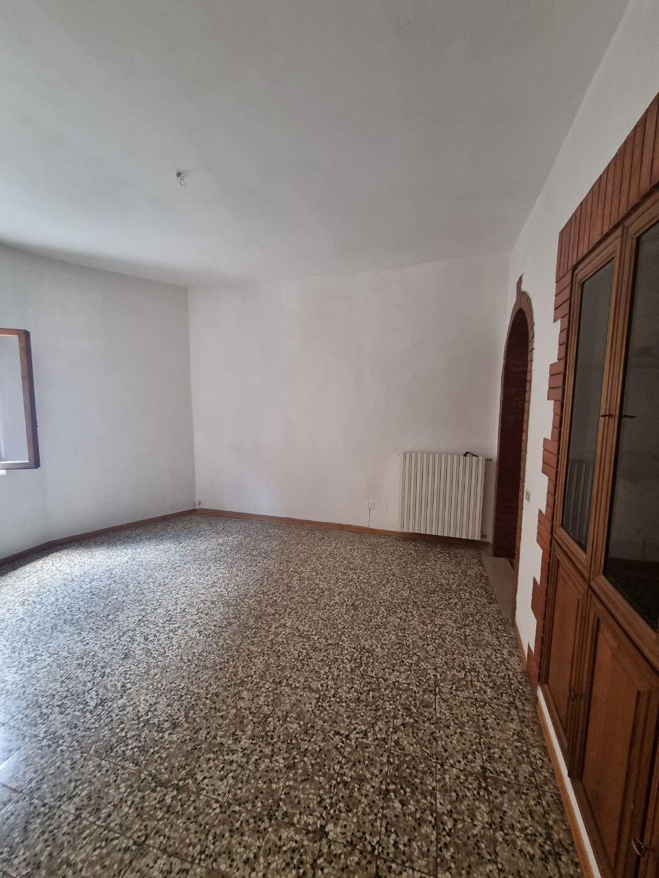 Immagine 33 di Appartamento in vendita  a Colle Di Val D'elsa