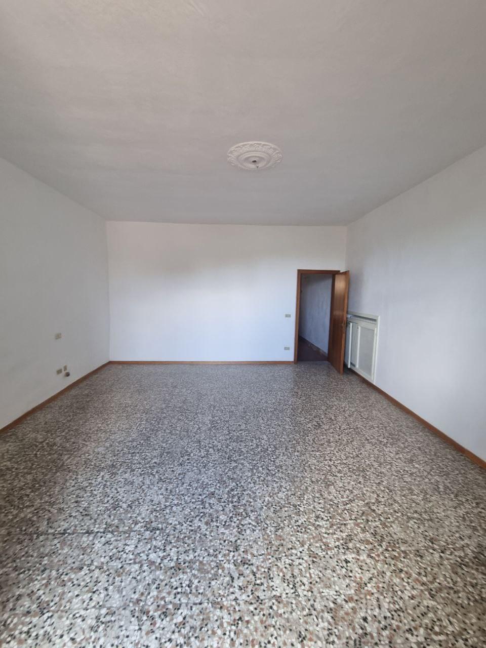 Immagine 26 di Appartamento in vendita  a Colle Di Val D'elsa