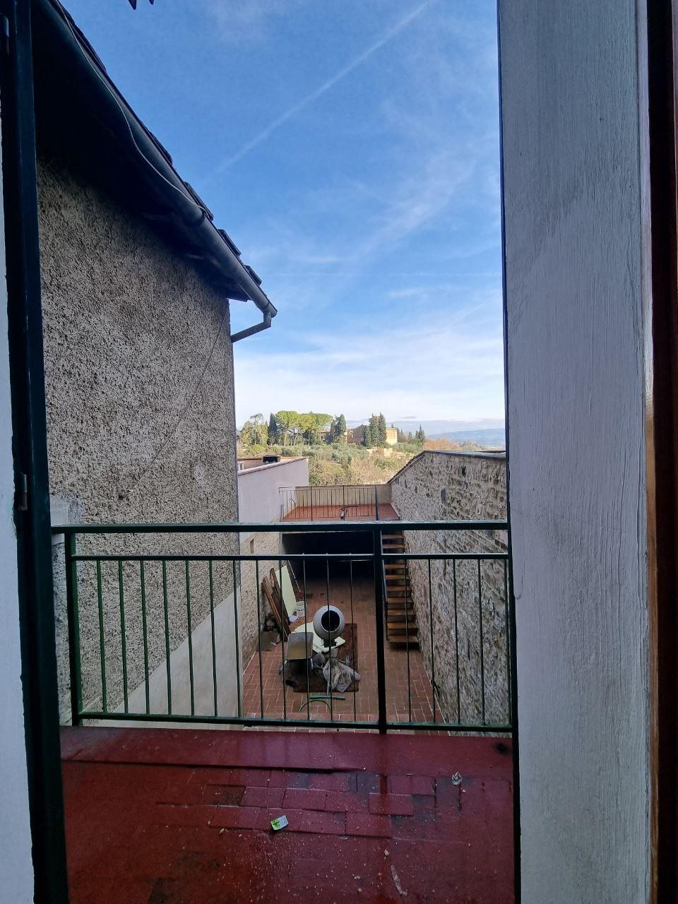 Immagine 11 di Appartamento in vendita  a Colle Di Val D'elsa