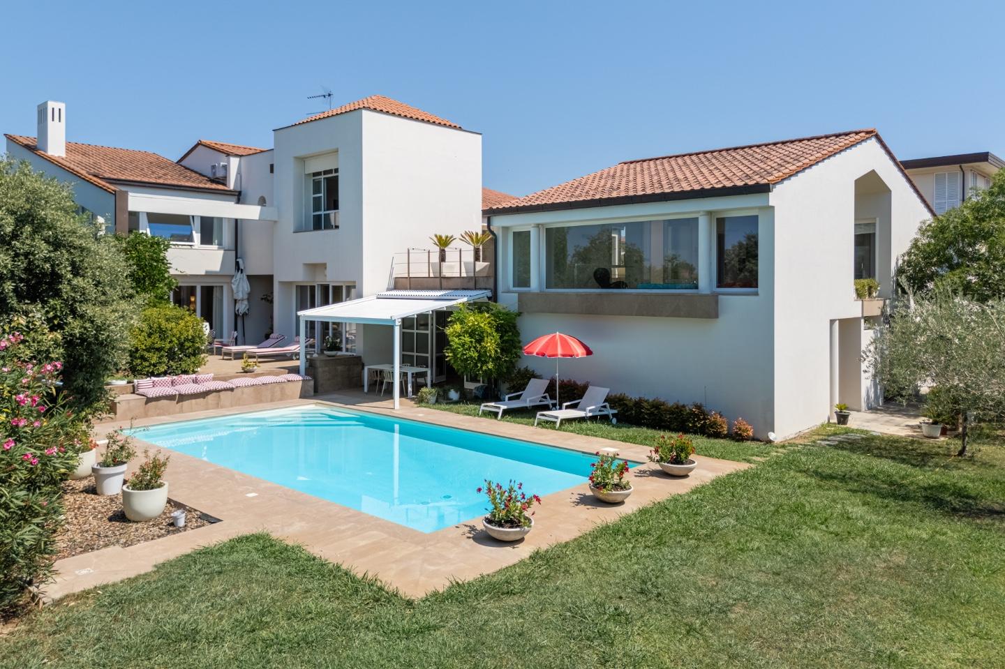 Immagine 28 di Villa in vendita  a Ponsacco