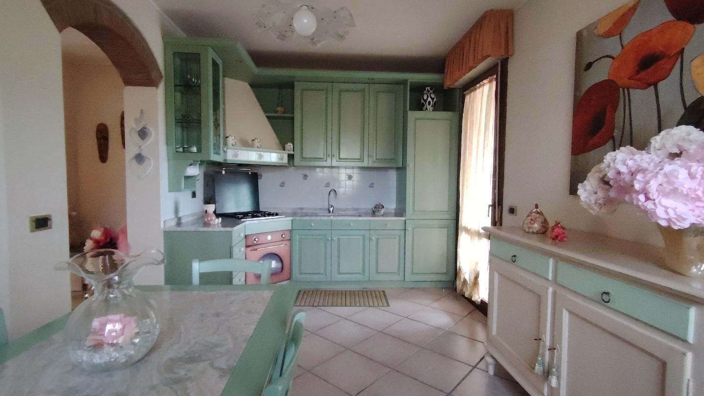 Immagine 10 di Villetta a schiera in vendita  a Santa Maria A Monte