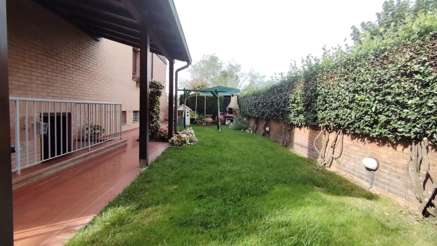 Immagine 1 di Villetta a schiera in vendita  a Santa Maria A Monte