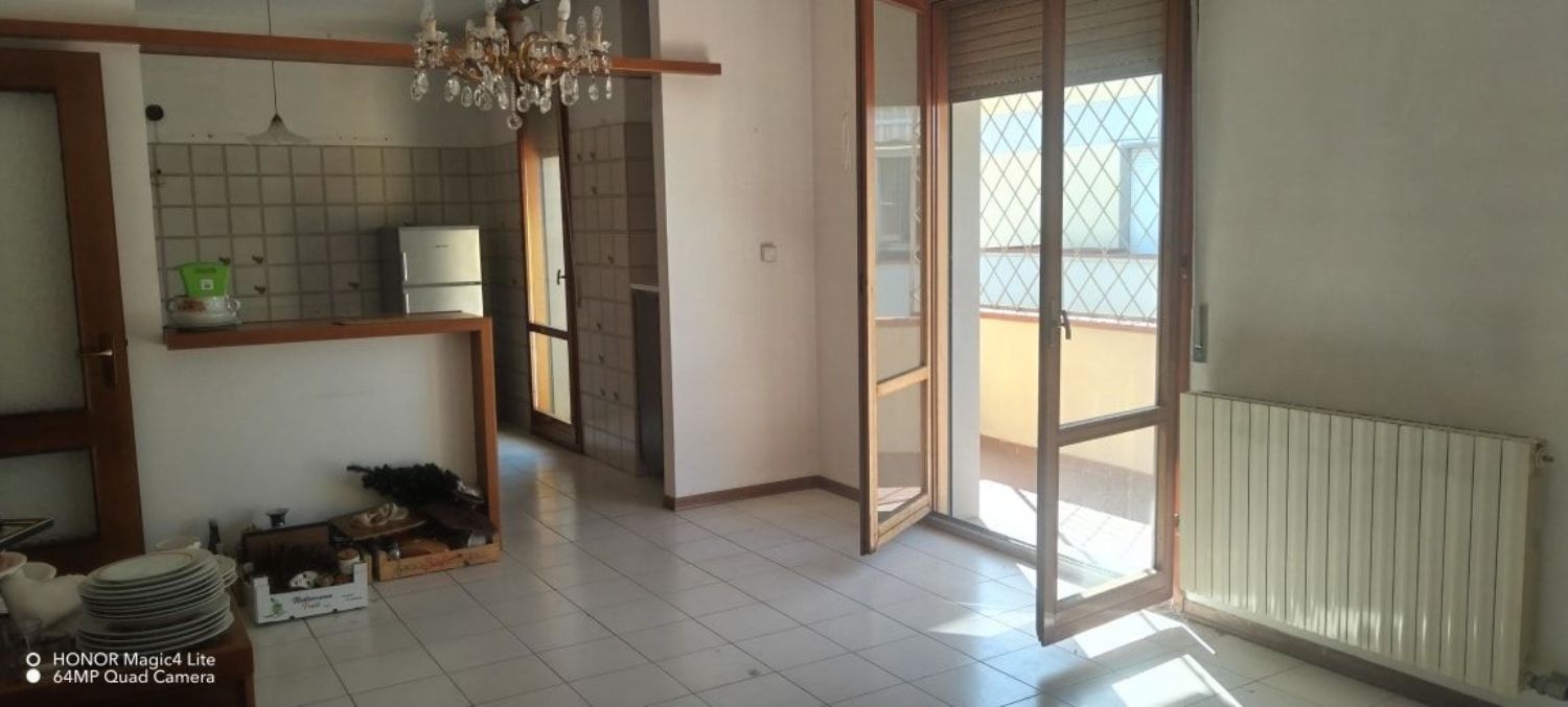 Immagine 2 di Appartamento in vendita  a Massa