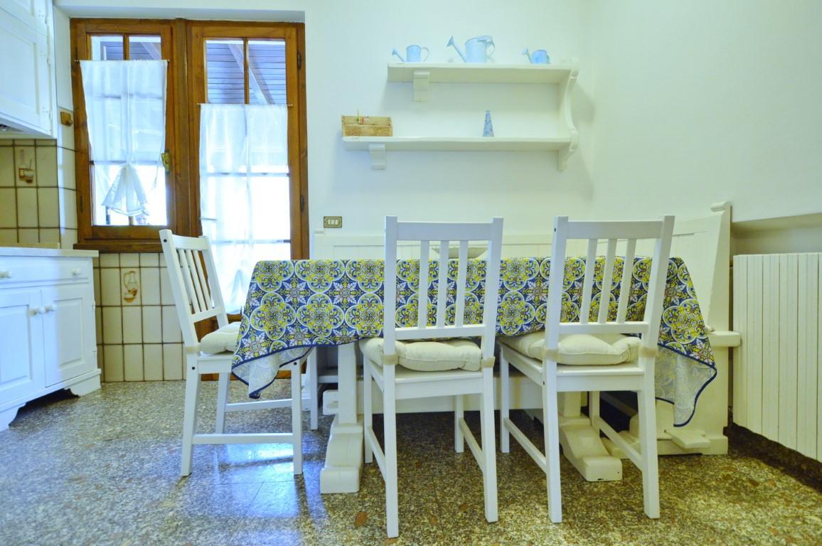 Immagine 14 di Villa in vendita  a Forte Dei Marmi