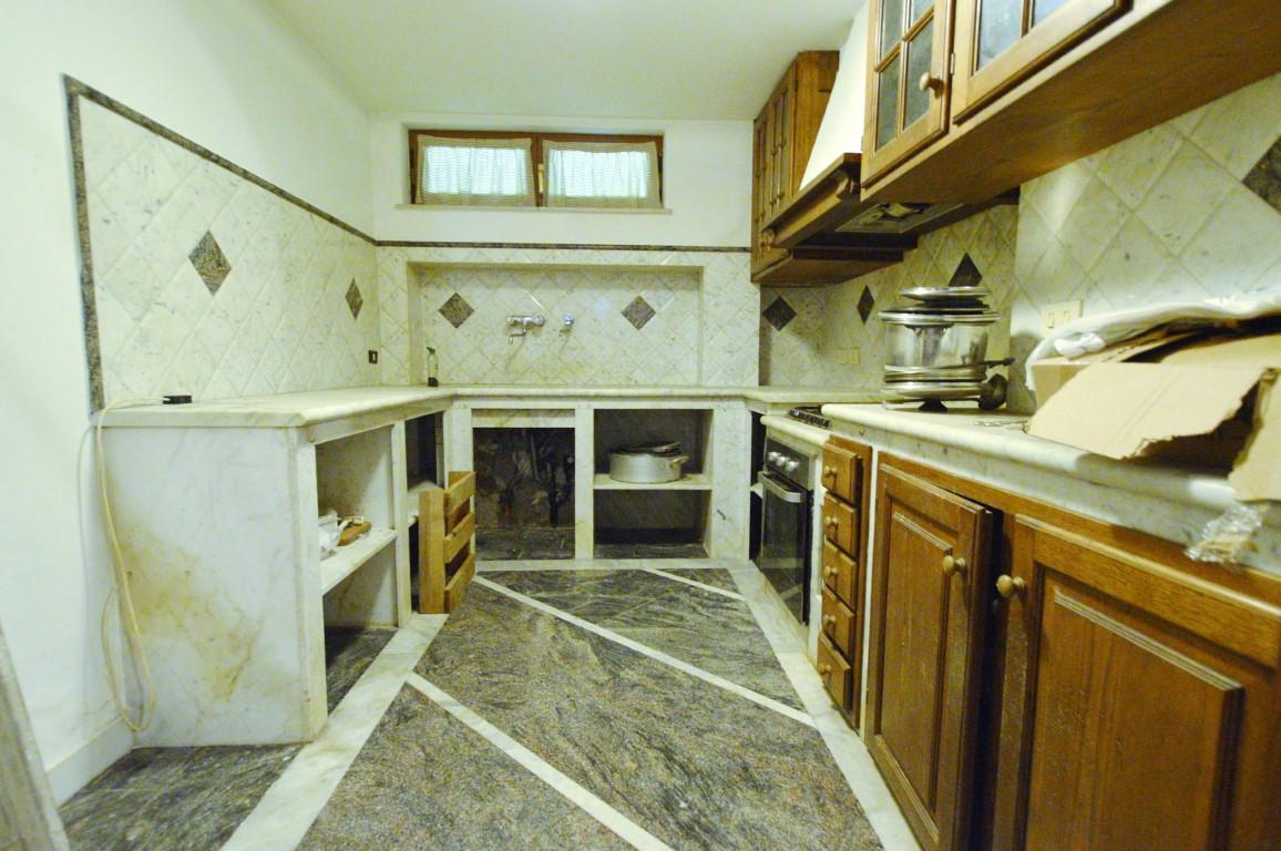 Immagine 27 di Villa in vendita  a Forte Dei Marmi