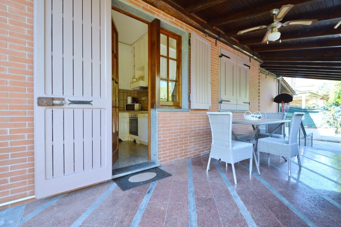 Immagine 16 di Villa in vendita  a Forte Dei Marmi