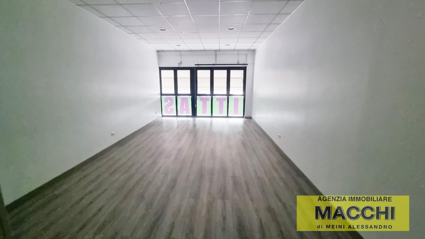 Immagine 2 di Ufficio in affitto  a Pontedera