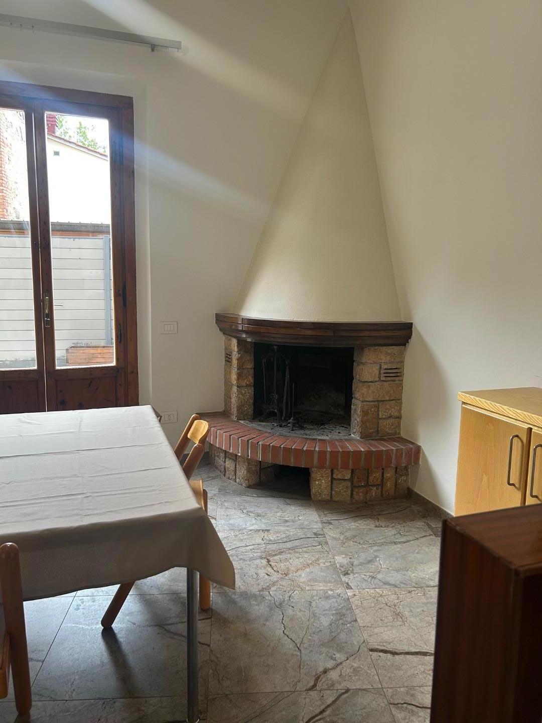 Immagine 28 di Appartamento in affitto  a Empoli