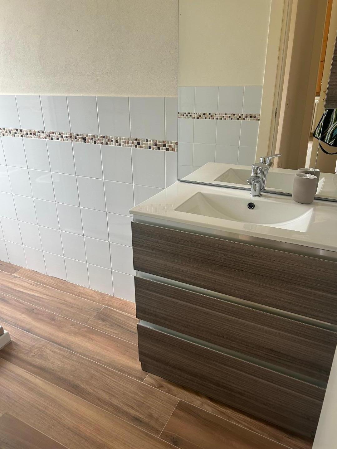 Immagine 52 di Appartamento in affitto  a Empoli