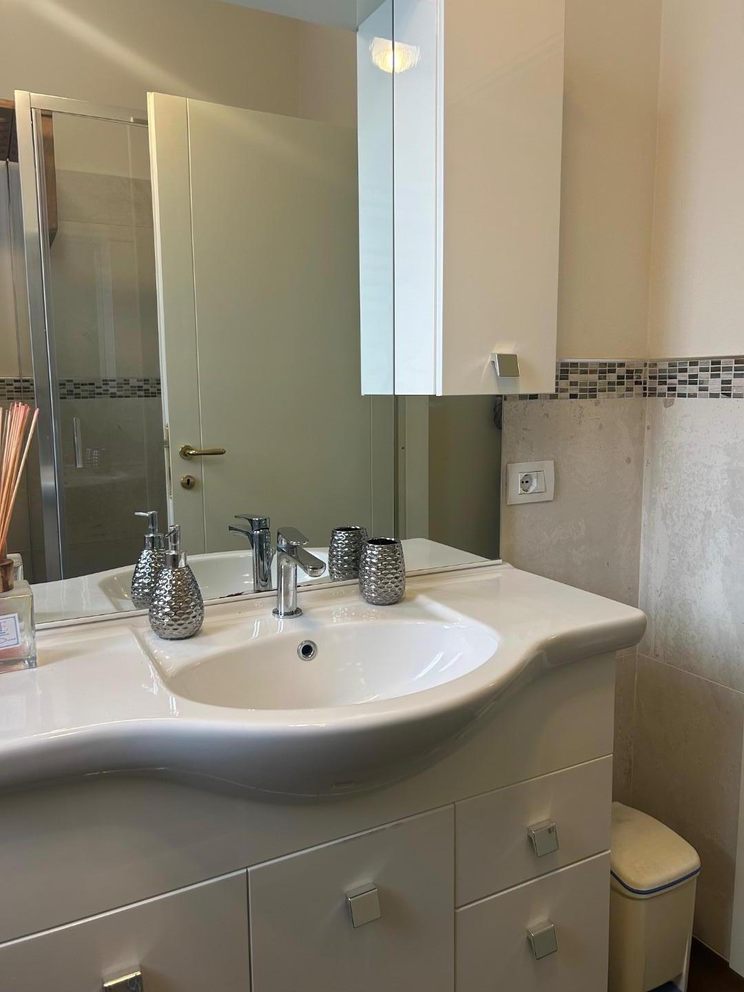 Immagine 27 di Appartamento in affitto  a Empoli