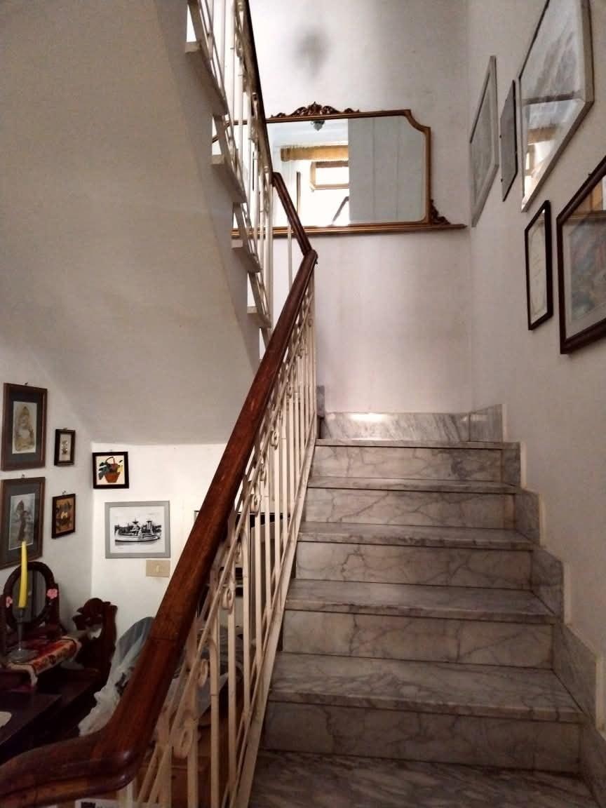 Immagine 4 di Casa indipendente in vendita  a Massa