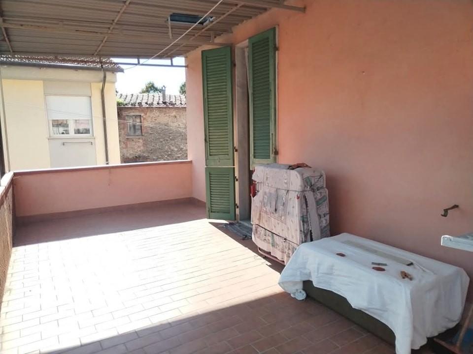 Immagine 20 di Casa indipendente in vendita  a Massa