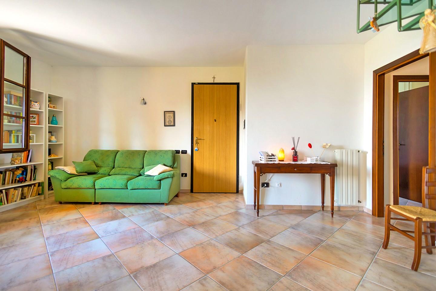 Immagine 12 di Porzione di casa in vendita  a Vecchiano