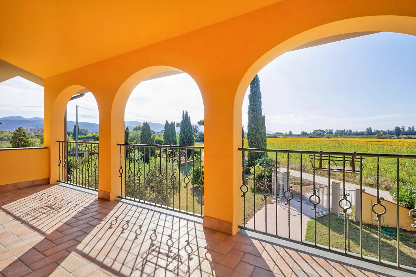 Immagine 17 di Porzione di casa in vendita  a Vecchiano