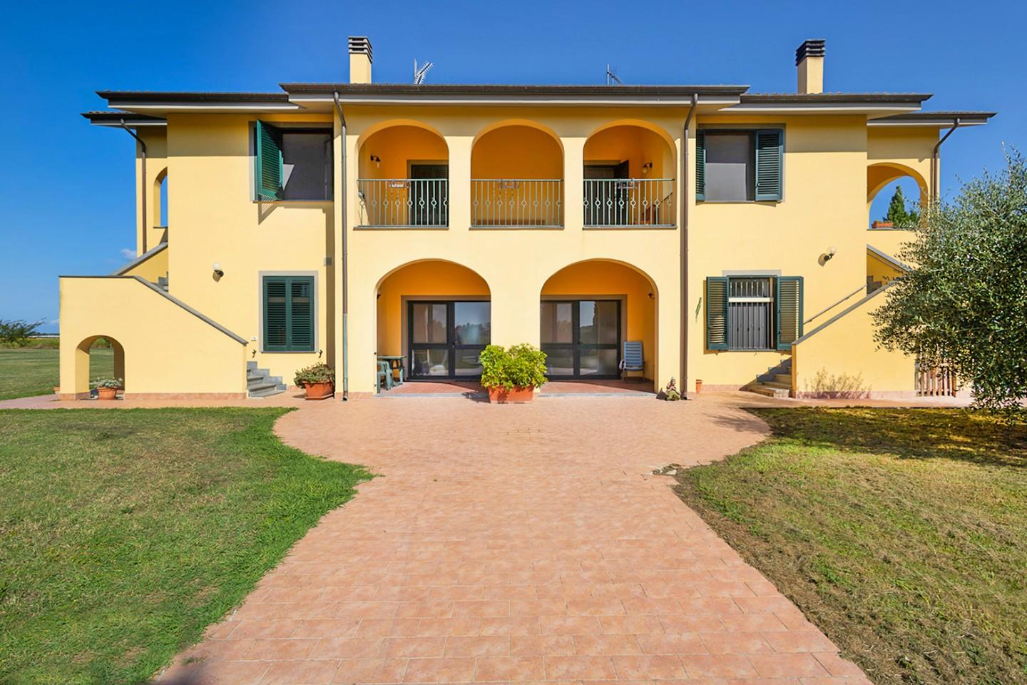 Immagine 9 di Porzione di casa in vendita  a Vecchiano