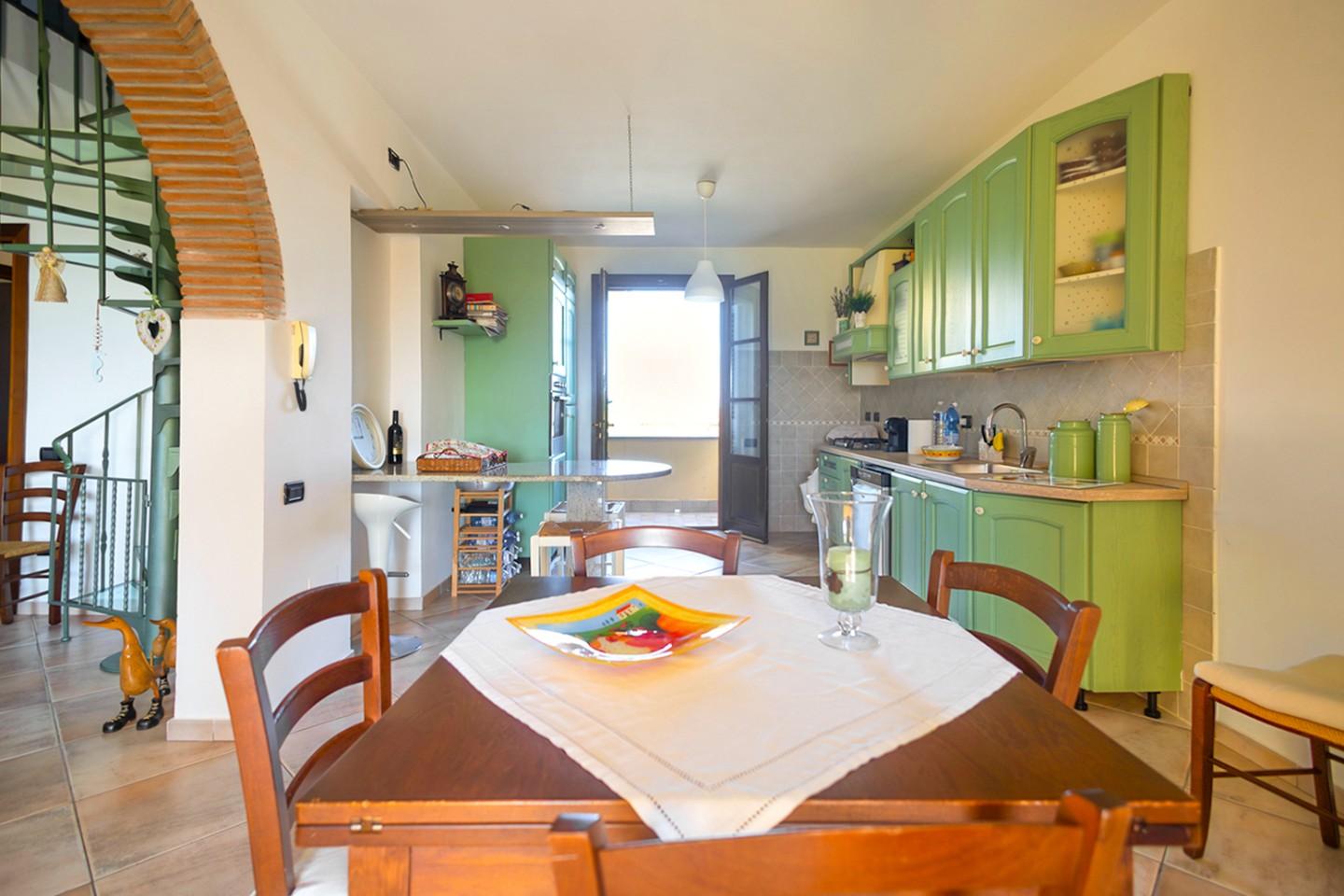 Immagine 15 di Porzione di casa in vendita  a Vecchiano