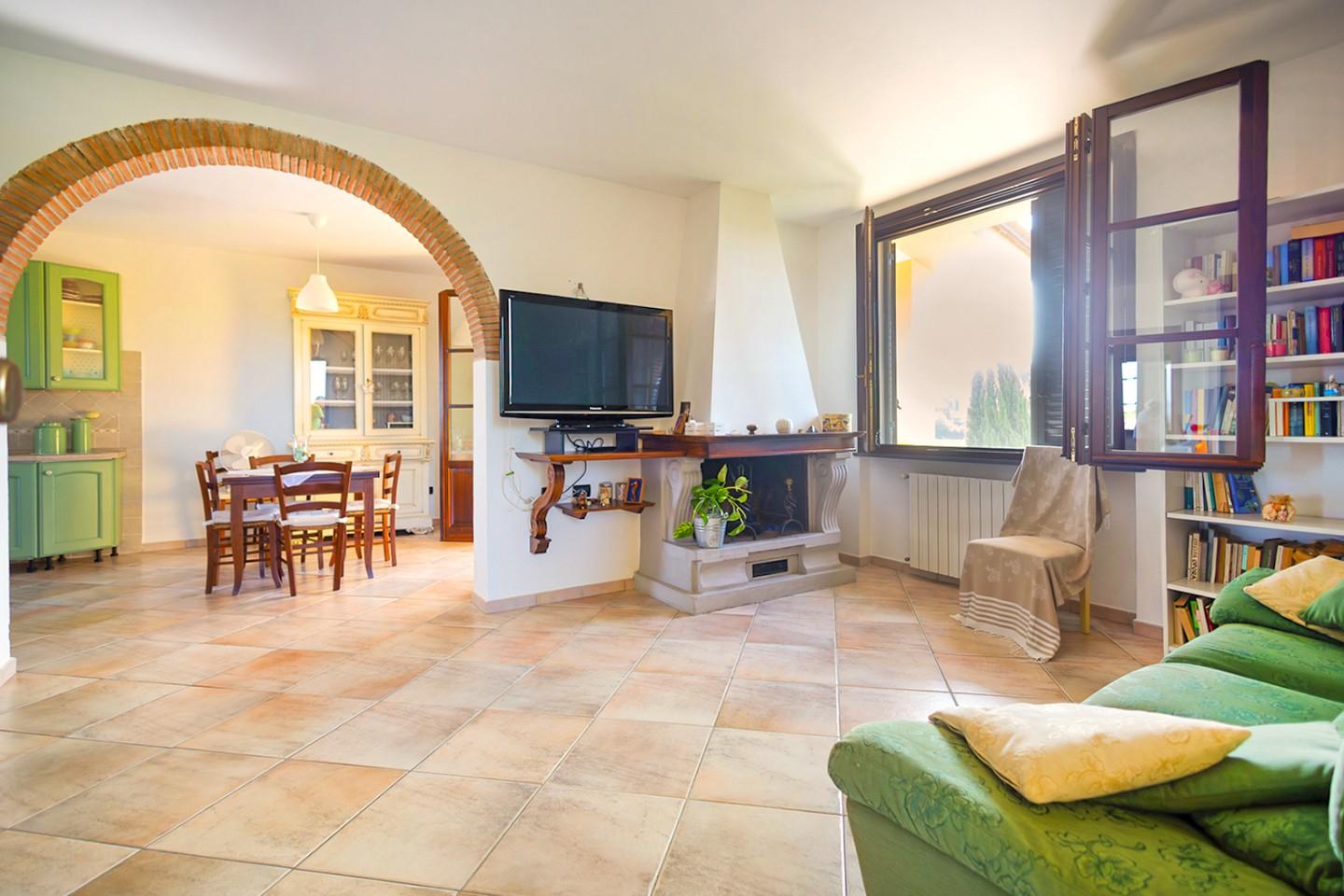 Immagine 13 di Porzione di casa in vendita  a Vecchiano