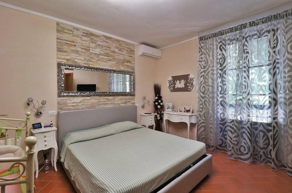 Immagine 7 di Terratetto in vendita  a Vecchiano