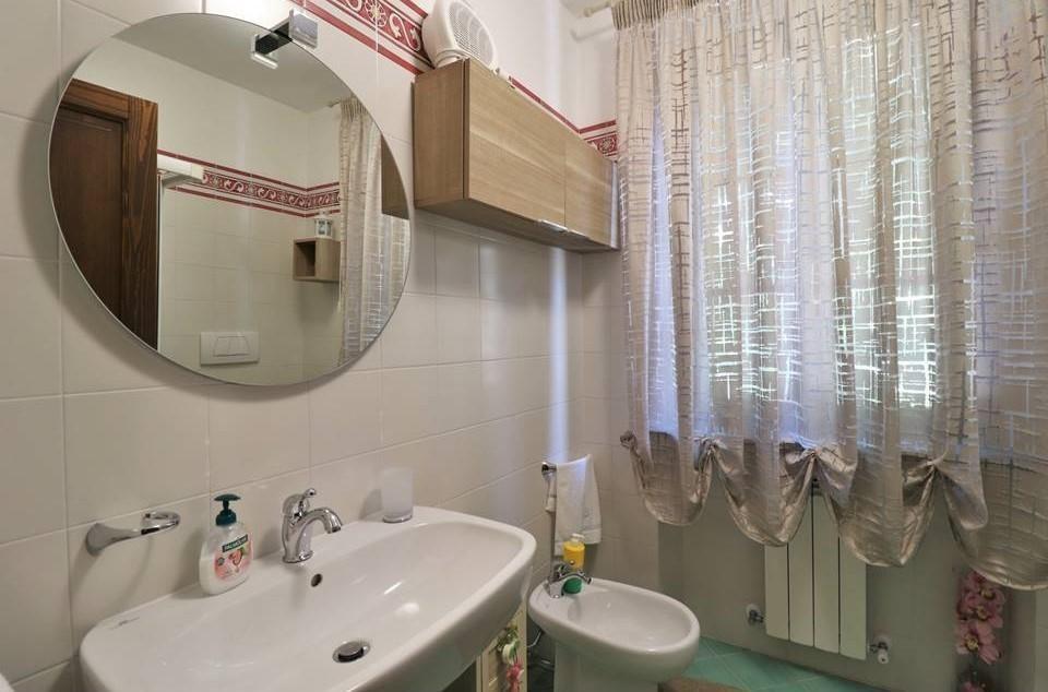 Immagine 9 di Terratetto in vendita  a Vecchiano