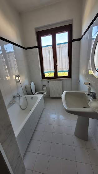 Immagine 10 di Porzione di casa in affitto  a Vezzano Ligure