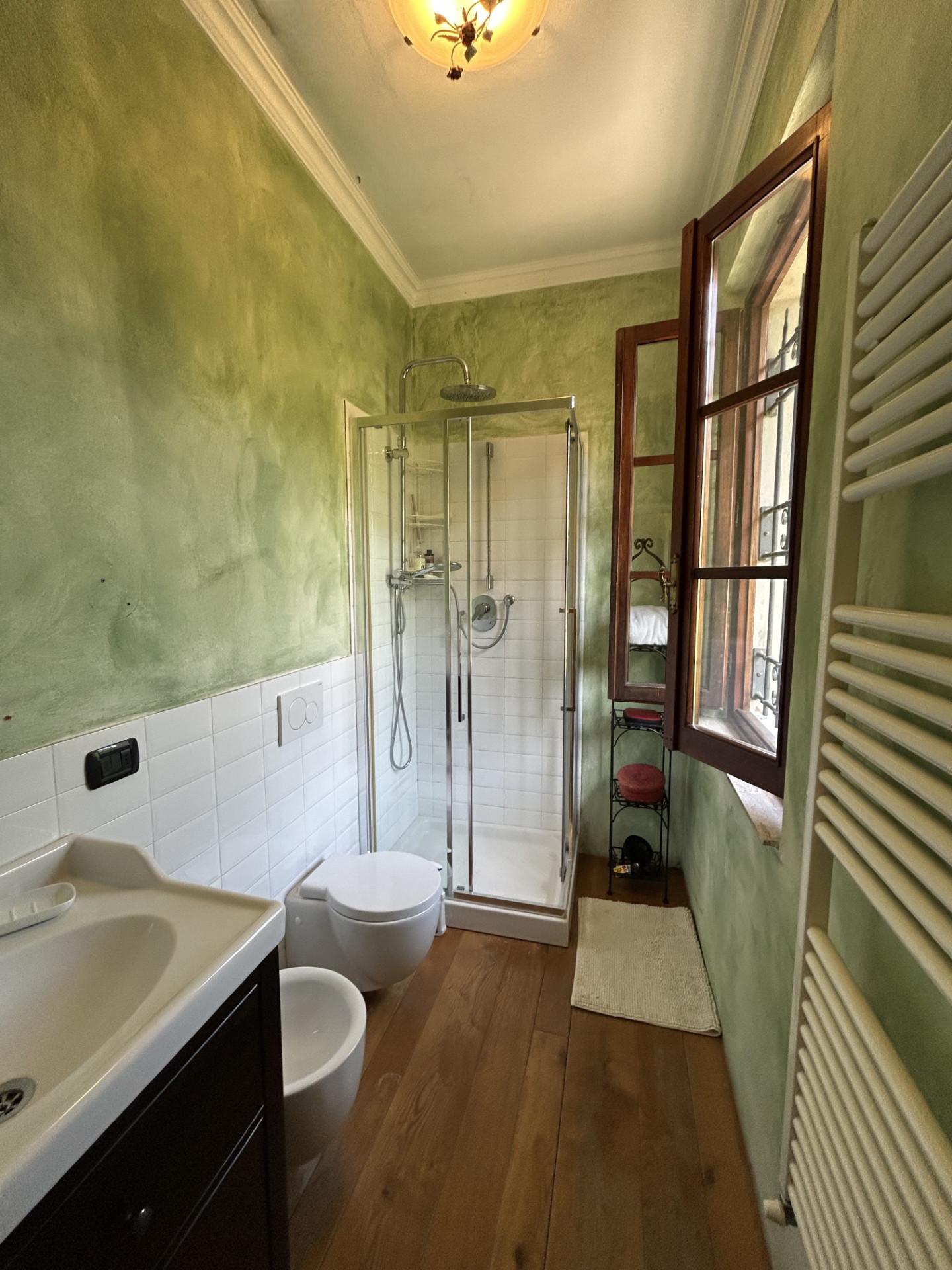 Immagine 55 di Casa colonica in vendita  a Carmignano